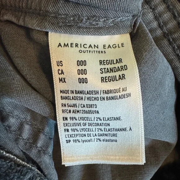 Women’s American Eagle Cargo Pants - Picture 3 of 3